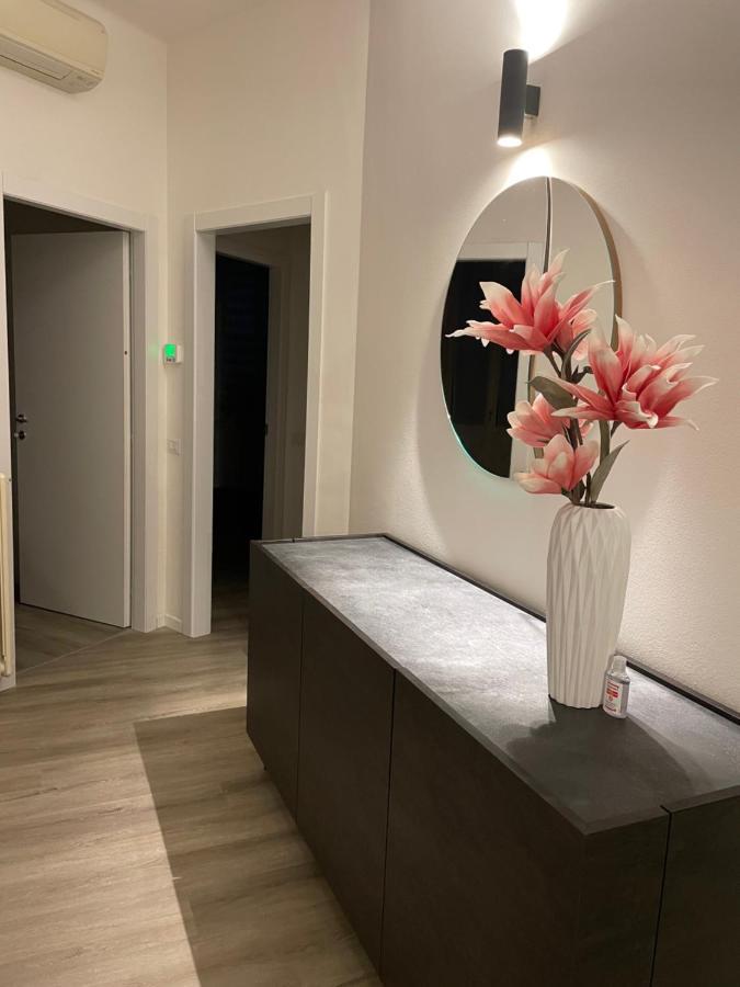 Un Balcone Sul Centro Storico Apartment Reggio Emilia Ngoại thất bức ảnh